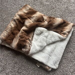 Plush Faux Fur Reversible Throw Blanket - Brown/Cream